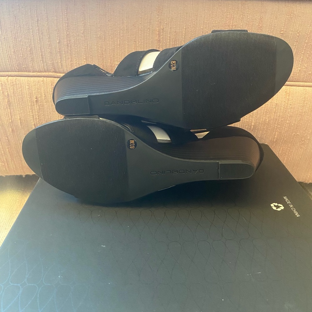 Bandolino Wedge Sandal (NWOT) - Picture 11 of 12